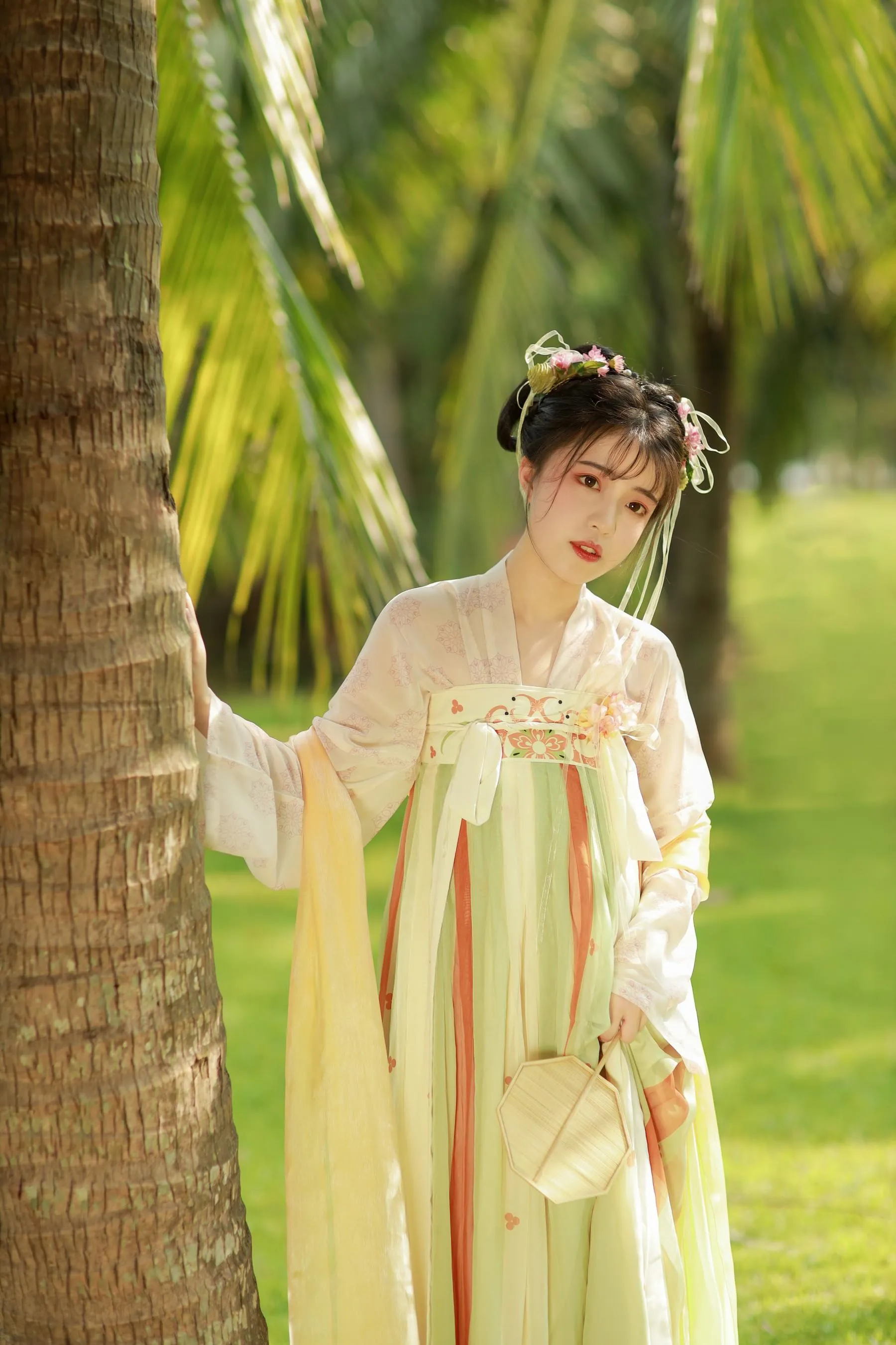 [艺图语] 2022.06.11 夏日少女 我超白_ [27P]插图1